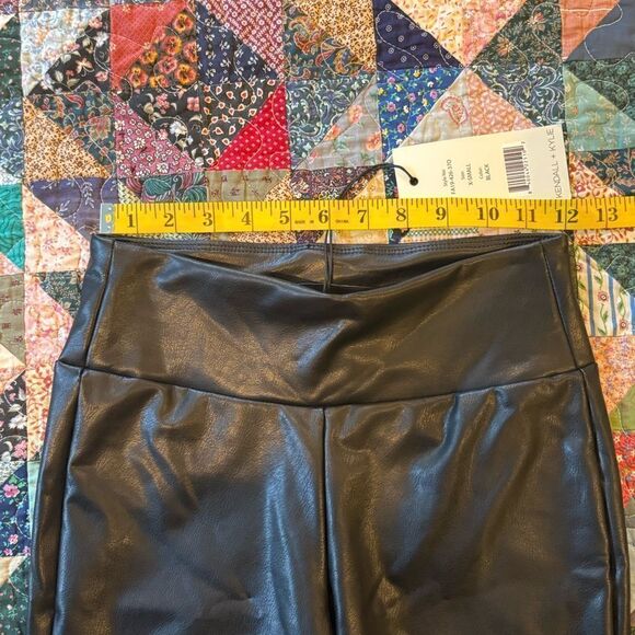 NWT Kendall + Kylie Faux Leather Leggings Size XS - Picture 2 of 6
